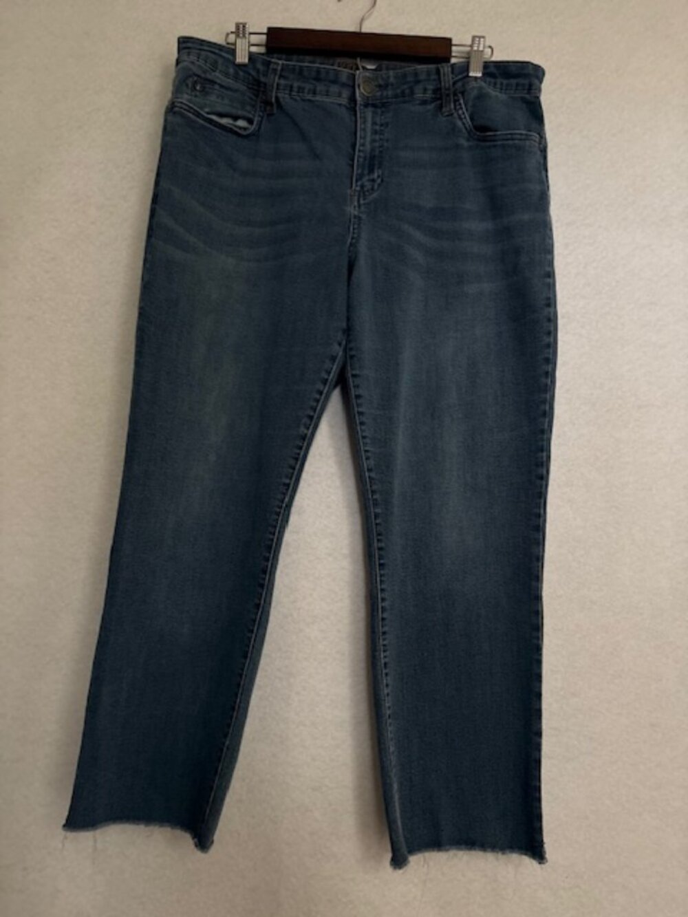 KUT from the Kloth Medium Wash Jeans Raw Hem Size 16 Well Loved